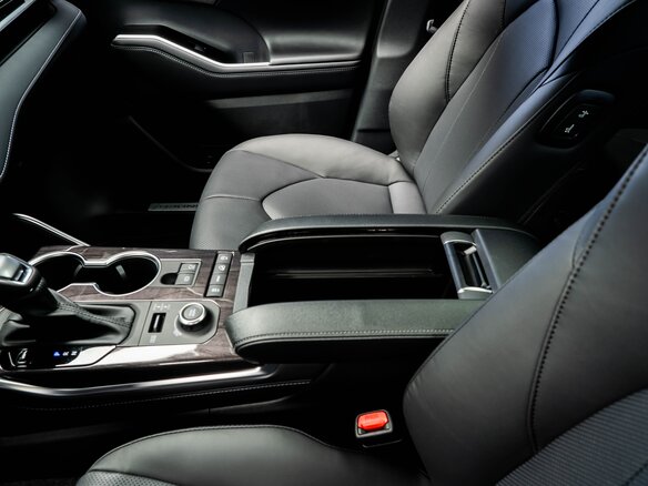 2025 Toyota Highlander IV (XU70), белый - вид 23