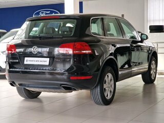2011 Volkswagen Touareg II, чёрный, 1715000 рублей, вид 5