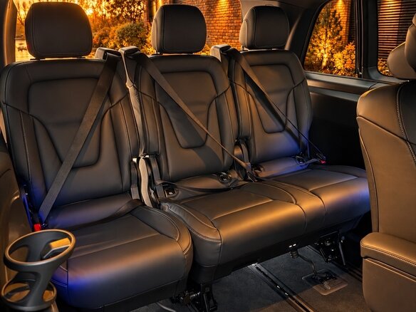 2026 Mercedes-Benz V-Класс Extra Long 300 d экстра длинный III (W447) Рестайлинг 2, чёрный, 13990000 рублей - вид 13