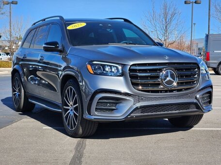 2026 Mercedes-Benz GLS 580 II (X167) Рестайлинг, серебристый, 16253773 рублей, вид 3