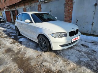 2007 BMW 1 серии 118i I (E81/E82/E87/E88) Рестайлинг, белый, 745000 рублей, вид 3