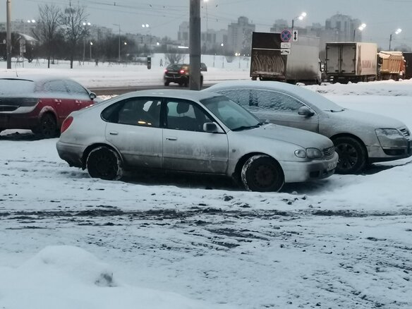 2000 Toyota Corolla VIII (E110) Рестайлинг, серебристый, 350000 рублей - вид 4
