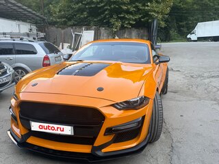2018 Ford Mustang VI Рестайлинг, оранжевый, 2790000 рублей, вид 4