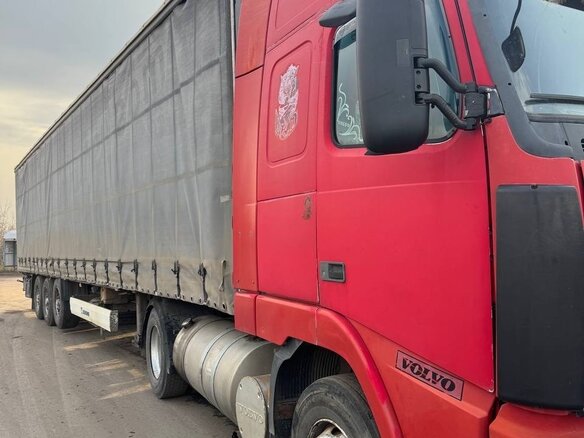 1995 Volvo FH, красный, 4000000 рублей - вид 1