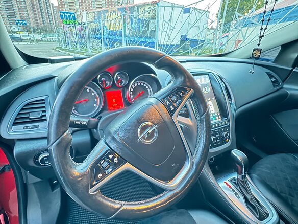 2012 Opel Astra GTC J Рестайлинг, красный, 920000 рублей - вид 9