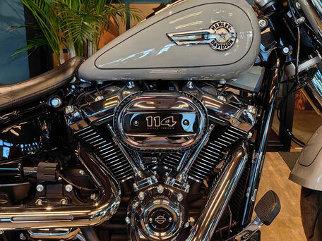 2024 Harley-Davidson Fat Boy, чёрный, 3500000 рублей, вид 2