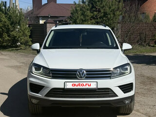 2017 Volkswagen Touareg II Рестайлинг, белый, 2900000 рублей, вид 2