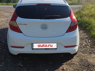2016 Hyundai Solaris I Рестайлинг, белый, 680000 рублей, вид 3
