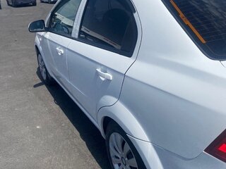 2011 Chevrolet Aveo I Рестайлинг, белый, 500000 рублей, вид 3