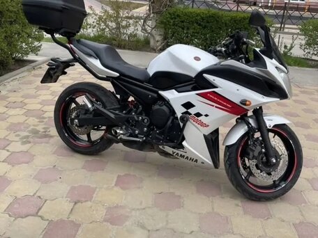 2011 Yamaha XJ6 (FZ6R), белый, 520000 рублей, вид 1