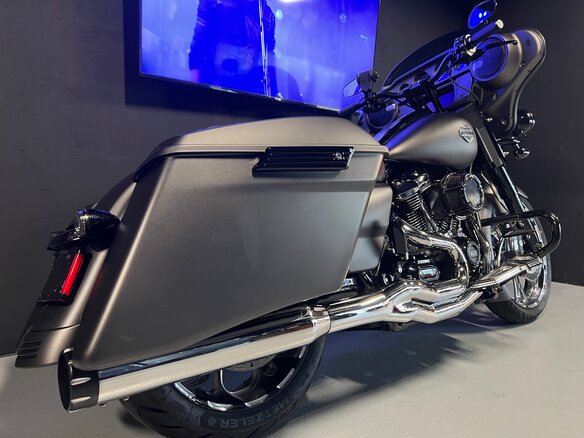 2020 Harley-Davidson Street Glide, серый, 2450000 рублей - вид 13