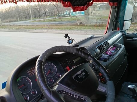 2011 MAN TGX, красный, 2350000 рублей, вид 3