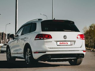 2016 Volkswagen Touareg II Рестайлинг, белый, 2830000 рублей, вид 4