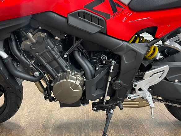 2026 QJMotor SRK 800, красный, 820000 рублей - вид 14