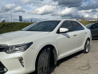 2017 Toyota Camry US Market VII (XV50) Рестайлинг, белый, 2000000 рублей, вид 3