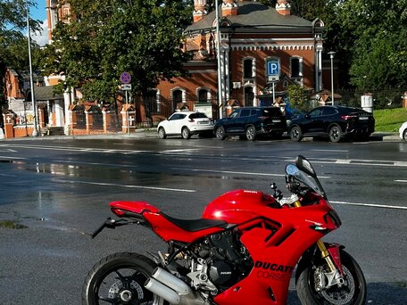 2021 Ducati Supersport, красный, 1290000 рублей, вид 2