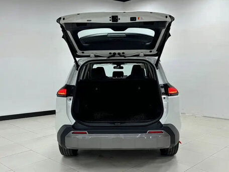 2025 Toyota RAV4 VI (XA60), белый, 4150000 рублей, вид 5