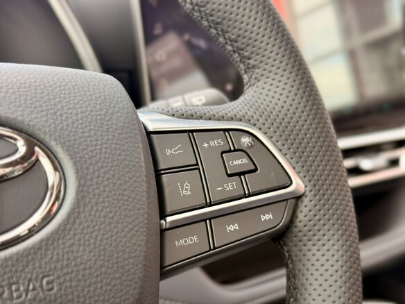 2026 Toyota Highlander IV (XU70), чёрный, 5500000 рублей - вид 16