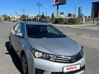 2015 Toyota Corolla XI (E160, E170, E180), серебристый, 1390000 рублей, вид 1