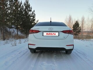 2019 Hyundai Solaris II, белый, 950000 рублей, вид 4