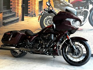 2024 Harley-Davidson CVO Road Glide, пурпурный, 5450000 рублей, вид 2