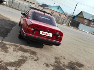 1992 Mercedes-Benz W124 200, красный, 150000 рублей, вид 2