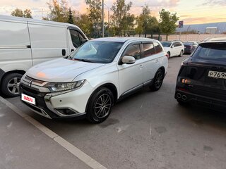 2015 Mitsubishi Outlander III Рестайлинг 2, белый, 1250000 рублей, вид 2