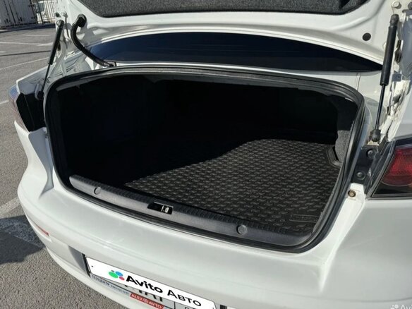 2010 Mitsubishi Lancer X, белый, 930000 рублей - вид 9