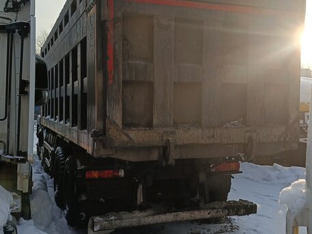 2022 Sinotruk Howo ZZ3327, красный, 4129999 рублей, вид 4