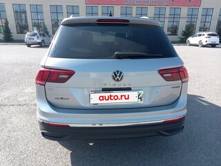 2022 Volkswagen Tiguan Allspace II Рестайлинг, серебристый, 2400000 рублей, вид 3