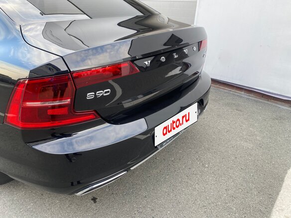 2017 Volvo S90 II, чёрный, 3100000 рублей - вид 2