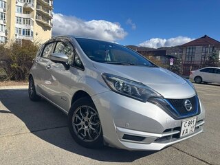 2017 Nissan Note e-Power II Рестайлинг, серебристый, 1150000 рублей, вид 4