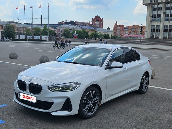 2021 BMW 1 серии 120i III (F52) Рестайлинг, белый, 2500000 рублей - вид 1