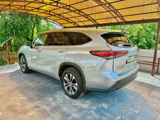 2020 Toyota Highlander IV (XU70), серый, 3850000 рублей, вид 5