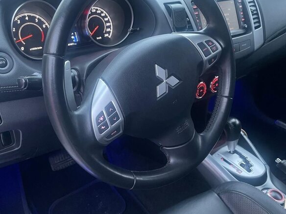 2012 Mitsubishi Outlander II Рестайлинг, чёрный, 1690000 рублей - вид 16