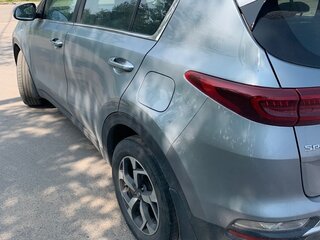 2019 Kia Sportage IV Рестайлинг, серебристый, 2200000 рублей, вид 5