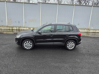 2016 Volkswagen Tiguan Euro 6 I Рестайлинг, чёрный, 1680000 рублей, вид 4