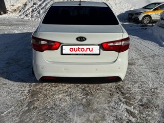 2012 Kia Rio 4-speed III, белый, 780000 рублей, вид 3