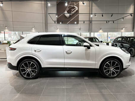 2018 Porsche Cayenne III, белый, 5390000 рублей, вид 4