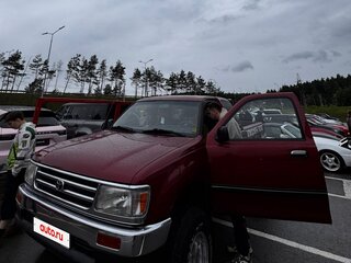 1998 Toyota T100, красный, 2050000 рублей, вид 2