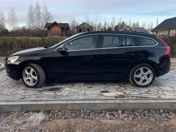 2011 Volvo V60 I, чёрный, 898000 рублей - вид 3