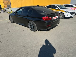 2013 BMW 5 серии 520i VI (F10/F11/F07) Рестайлинг, чёрный, 1800000 рублей, вид 5