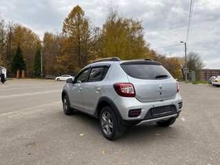 2021 Renault Sandero Stepway II Рестайлинг, серебристый, 1300000 рублей, вид 4