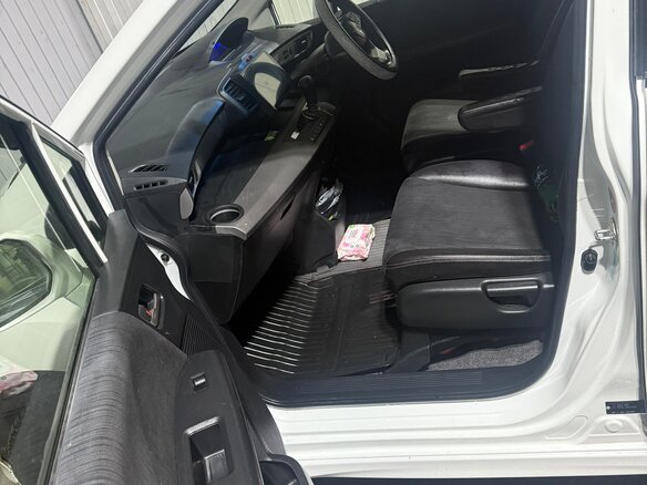 2014 Honda Freed I Рестайлинг 2, белый, 1300000 рублей - вид 5