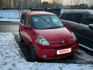 2002 Toyota FunCargo, красный, 310000 рублей, вид 2