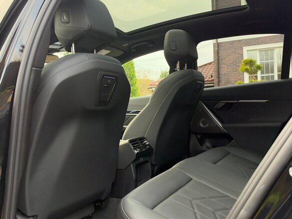 2026 BMW 5 серии 520d xDrive VIII (G60/G61/G68), чёрный, 9300000 рублей - вид 31