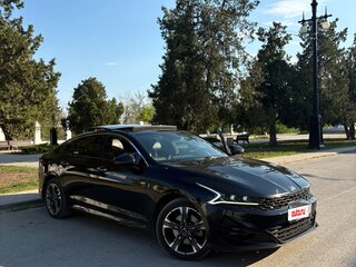 2021 Kia K5 III, чёрный, 2850000 рублей, вид 4