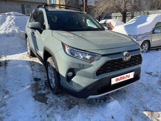 2021 Toyota RAV4 V (XA50), серый, 3700000 рублей, вид 2