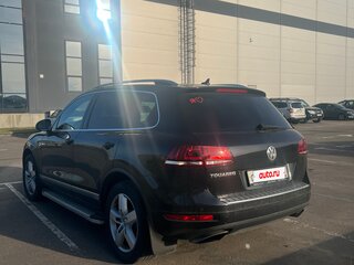 2014 Volkswagen Touareg II, чёрный, 2600000 рублей, вид 3