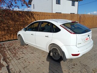 2011 Ford Focus II Рестайлинг, белый, 560000 рублей, вид 4